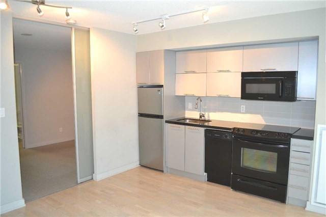 305 - 126 Simcoe St, Condo with 1 bedrooms, 1 bathrooms and null parking in Toronto ON | Image 5