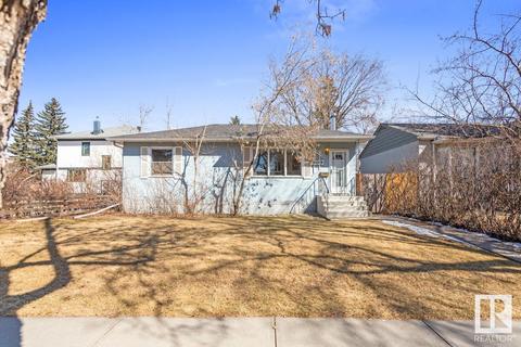 9207 76 St Nw, House detached with 3 bedrooms, 2 bathrooms and null parking in Edmonton AB | Card Image