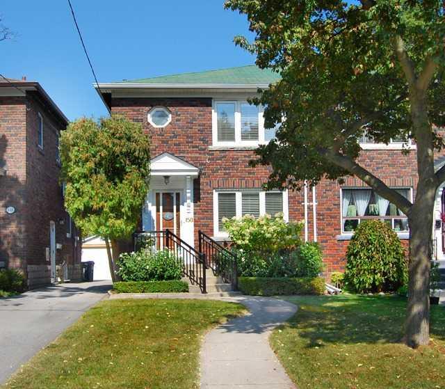 150 Parkhurst Blvd, House semidetached with 3 bedrooms, 2 bathrooms and 1 parking in Toronto ON | Image 1