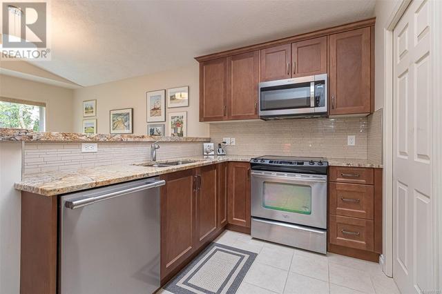 59 - 901 Kentwood Lane, House attached with 2 bedrooms, 2 bathrooms and 2 parking in Saanich BC | Image 8