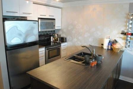 1805 - 10 Yonge St, Condo with 1 bedrooms, 2 bathrooms and 1 parking in Toronto ON | Image 2