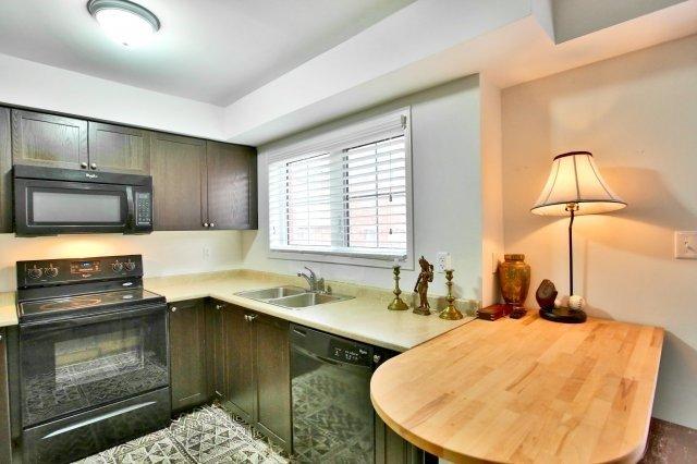 09 - 2444 Post Dr, Townhouse with 2 bedrooms, 2 bathrooms and 1 parking in Oakville ON | Image 13