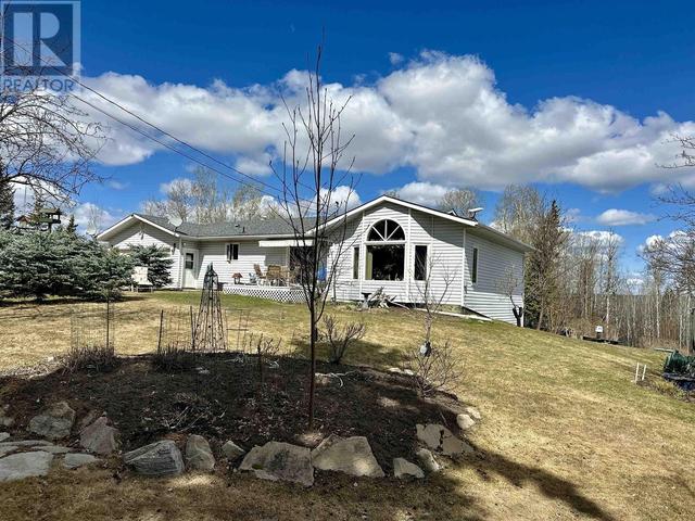 1945 Markay Drive, House detached with 3 bedrooms, 3 bathrooms and null parking in Vanderhoof BC | Image 2