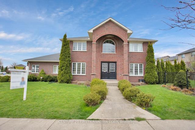 1233 Smithson Crt, House detached with 3 bedrooms, 3 bathrooms and 6 parking in London ON | Image 1