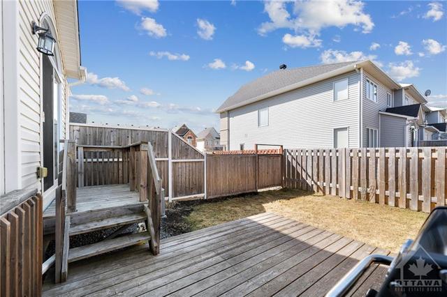 161 Lerta Way, Townhouse with 3 bedrooms, 3 bathrooms and 3 parking in Ottawa ON | Image 26
