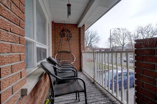 71 Snowhill Cres, House semidetached with 3 bedrooms, 2 bathrooms and 3 parking in Toronto ON | Image 30