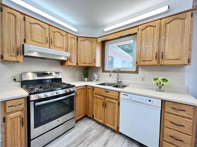 117 Windward St, House detached with 3 bedrooms, 2 bathrooms and 8 parking in St. Catharines ON | Image 2