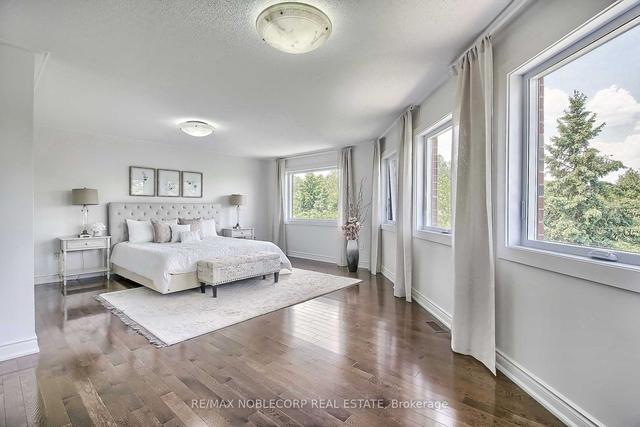 22 Escapade Dr, House detached with 5 bedrooms, 5 bathrooms and 4 parking in Richmond Hill ON | Image 5