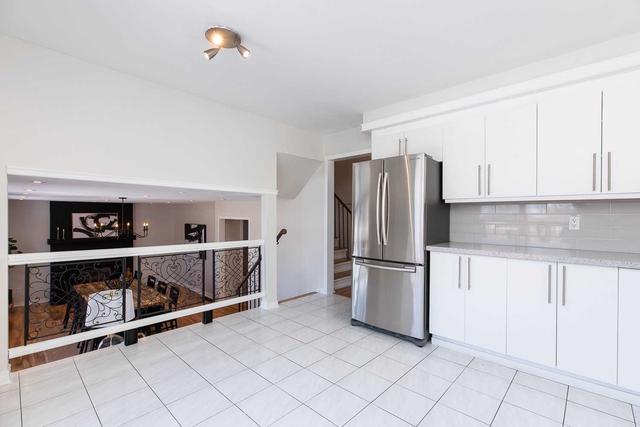 634 Sunnyvale Cres, House detached with 4 bedrooms, 3 bathrooms and 6 parking in Milton ON | Image 5