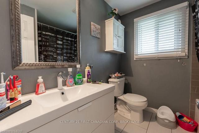 77 Kintail Cres, House semidetached with 3 bedrooms, 2 bathrooms and 3 parking in London ON | Image 13