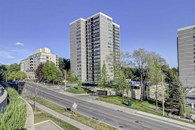 304 - 18 Valley Woods Rd, Condo with 2 bedrooms, 2 bathrooms and 1 parking in Toronto ON | Image 18