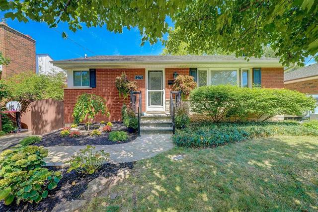1271 Royal Dr, House detached with 3 bedrooms, 2 bathrooms and 3 parking in Burlington ON | Image 12