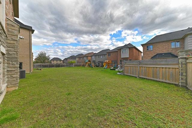 679 Valley Vista Dr, House detached with 4 bedrooms, 4 bathrooms and 6 parking in Vaughan ON | Image 35