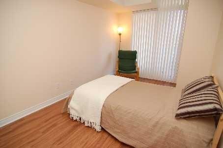 209 - 256 Doris Ave, Condo with 2 bedrooms, 2 bathrooms and 1 parking in Toronto ON | Image 6