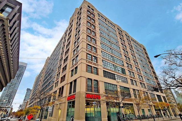 1022 - 155 Dalhousie St, Condo with 2 bedrooms, 1 bathrooms and 1 parking in Toronto ON | Image 1