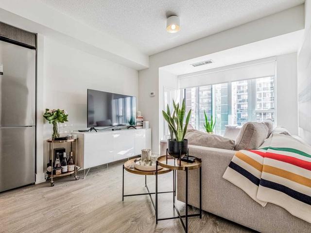 1615 - 9 Mabelle Ave, Condo with 1 bedrooms, 1 bathrooms and 1 parking in Toronto ON | Image 7