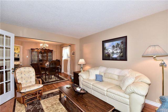 104 Lambeth Crt, House detached with 3 bedrooms, 3 bathrooms and 4 parking in Newmarket ON | Image 7