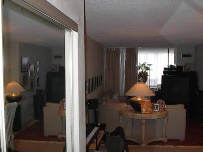 309 - 22 Clarissa Dr, Condo with 2 bedrooms, 2 bathrooms and 1 parking in Richmond Hill ON | Image 5