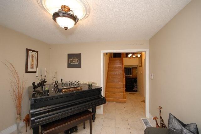 964 Ninth St, House detached with 4 bedrooms, 3 bathrooms and 4 parking in Mississauga ON | Image 2