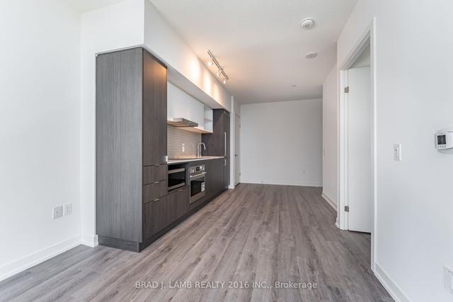 1107 - 138 Downes St, Condo with 1 bedrooms, 1 bathrooms and 0 parking in Toronto ON | Image 4