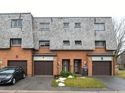 31 Briar Path Crt, Townhouse with 3 bedrooms, 2 bathrooms and 1 parking in Brampton ON | Image 2