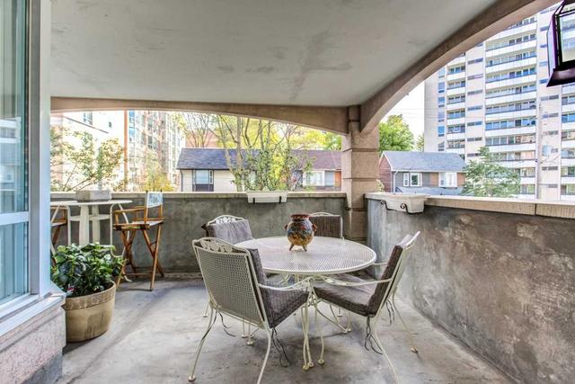 212 - 300 Balliol St, Condo with 2 bedrooms, 2 bathrooms and 1 parking in Toronto ON | Image 15