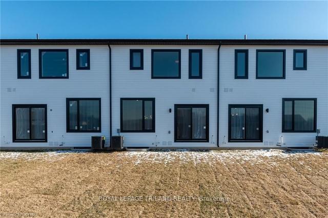 47 - 101 Swales Ave, House attached with 3 bedrooms, 2 bathrooms and 2 parking in Strathroy Caradoc ON | Image 37