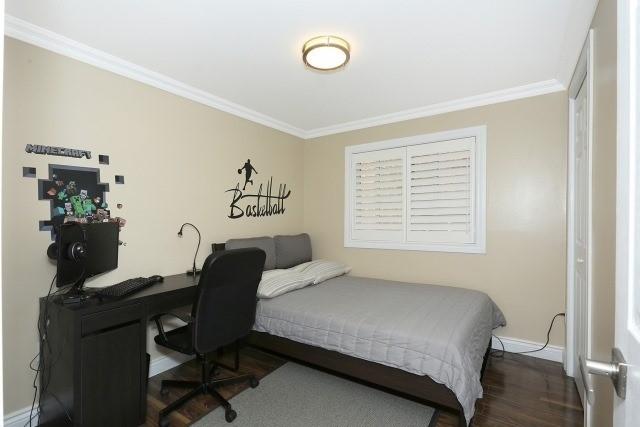 574 Rosebank Rd S, House detached with 4 bedrooms, 3 bathrooms and 5 parking in Pickering ON | Image 3