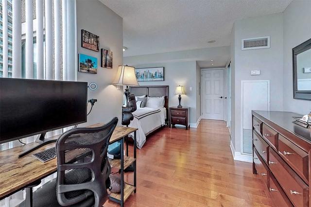 1013 - 23 Lorraine Dr, Condo with 2 bedrooms, 2 bathrooms and 1 parking in Toronto ON | Image 24