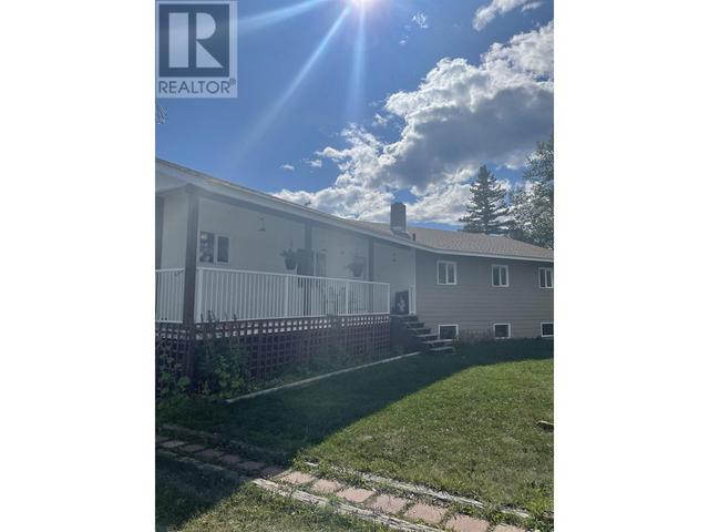 4406 Brown Road, House detached with 4 bedrooms, 2 bathrooms and null parking in Bulkley Nechako E BC | Image 3