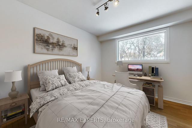 22 Bamber Crt, House detached with 3 bedrooms, 2 bathrooms and 4 parking in Toronto ON | Image 6