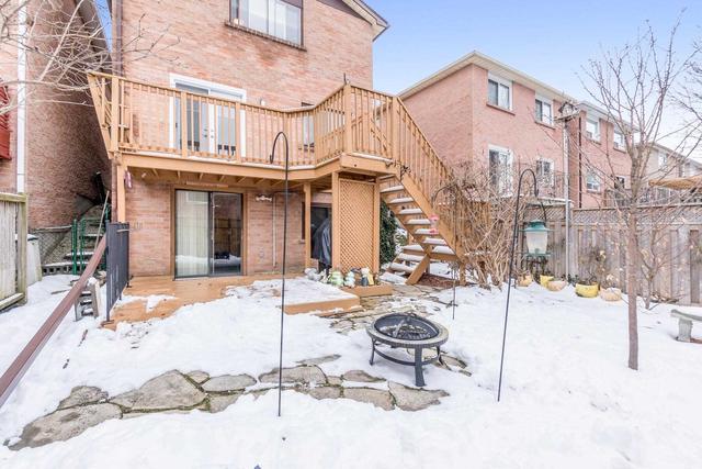 19 Rawling Cres, House detached with 3 bedrooms, 2 bathrooms and 6 parking in Brampton ON | Image 25