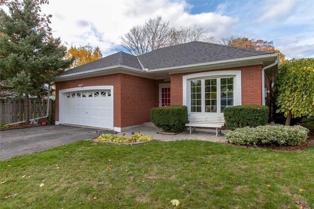 2375 Parkway Dr, House detached with 4 bedrooms, 2 bathrooms and 4 parking in Burlington ON | Image 12