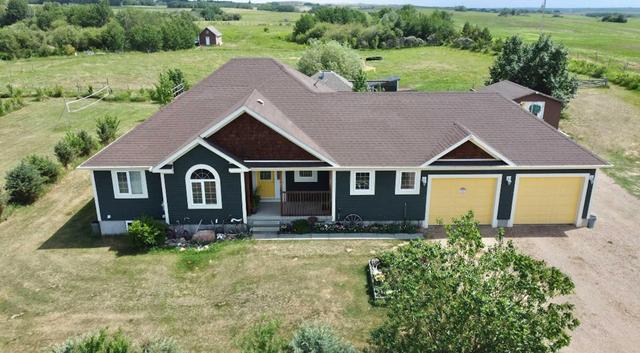445043 Rr 45, House detached with 5 bedrooms, 3 bathrooms and null parking in Wainwright No. 61 AB | Image 1