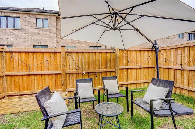25 Collier Cres, House attached with 3 bedrooms, 4 bathrooms and 3 parking in Markham ON | Image 32
