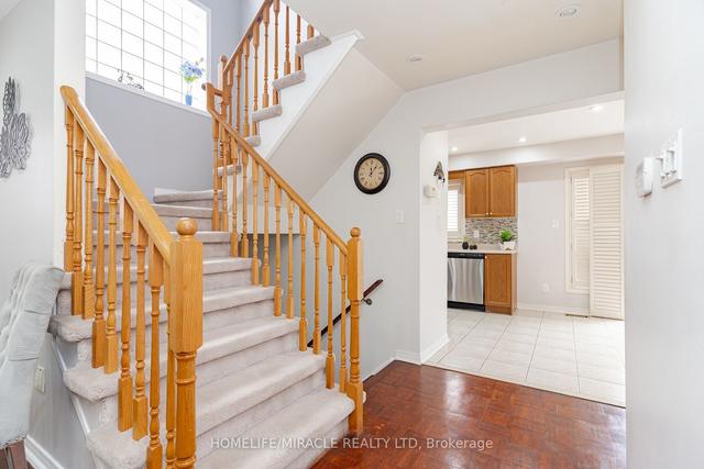 81 Starhill Cres, House semidetached with 3 bedrooms, 4 bathrooms and 3 parking in Brampton ON | Image 5