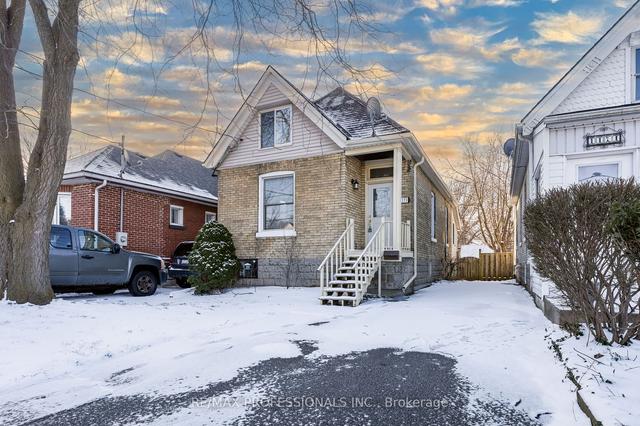 1173 York St, House detached with 2 bedrooms, 1 bathrooms and 3 parking in London ON | Image 1