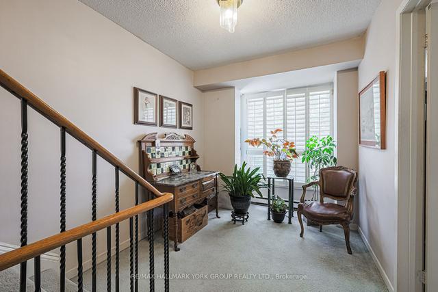 19 Edgar Woods Rd, Townhouse with 3 bedrooms, 3 bathrooms and 2 parking in Toronto ON | Image 5