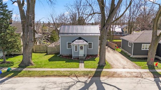 5 John Street W, House detached with 3 bedrooms, 1 bathrooms and 3 parking in Minto ON | Image 1