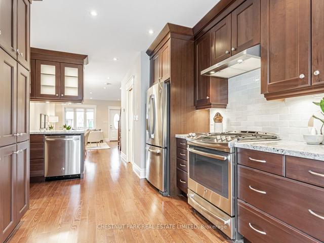 18 Taunton Rd, House semidetached with 2 bedrooms, 2 bathrooms and 1 parking in Toronto ON | Image 6