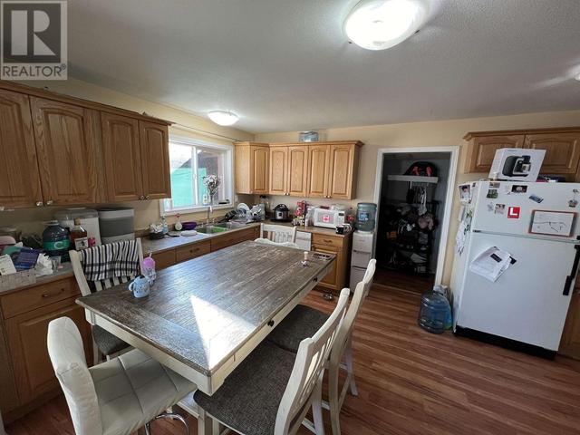 5203 52 Street, House detached with 2 bedrooms, 1 bathrooms and null parking in Northern Rockies BC | Image 4
