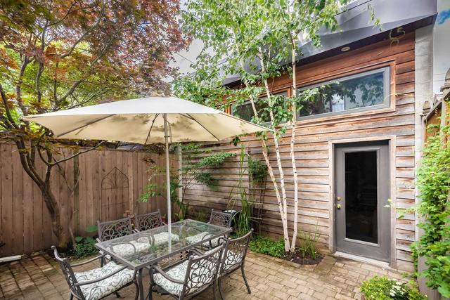 134 Crawford St, House semidetached with 5 bedrooms, 3 bathrooms and 2 parking in Toronto ON | Image 21