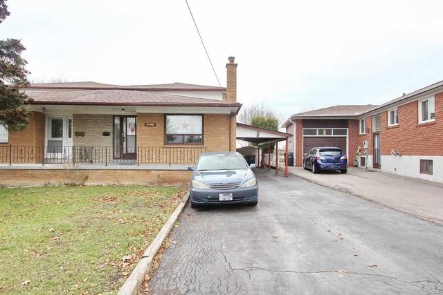 3740 Darla Dr, House semidetached with 4 bedrooms, 3 bathrooms and 5 parking in Mississauga ON | Image 1