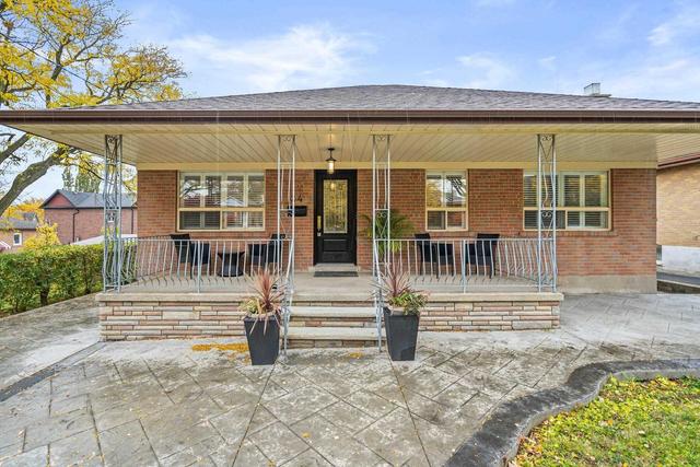 24 Flamingo Cres, House detached with 3 bedrooms, 2 bathrooms and 4 parking in Toronto ON | Image 23