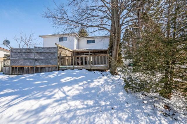 321a Mayview Cres, House semidetached with 3 bedrooms, 2 bathrooms and 3 parking in Waterloo ON | Image 25