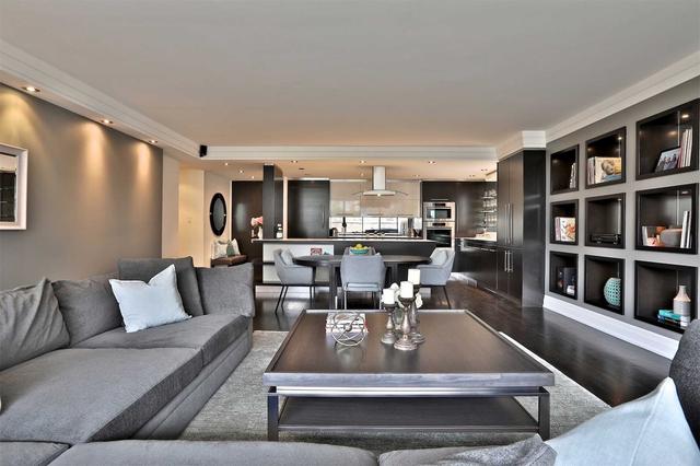 307 - 55a Avenue Rd, Condo with 2 bedrooms, 2 bathrooms and 2 parking in Toronto ON | Image 9
