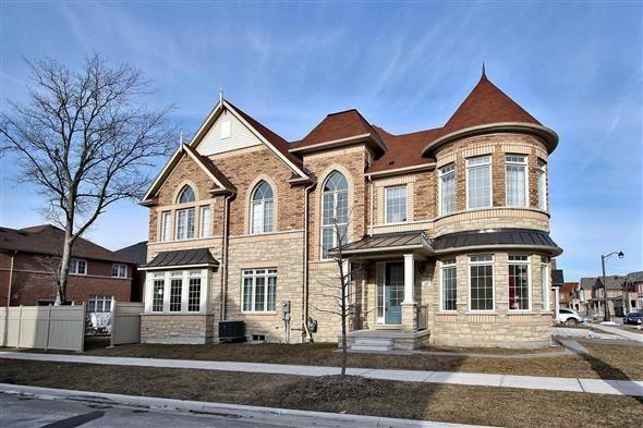 104 Holst Ave, House detached with 4 bedrooms, 4 bathrooms and 1 parking in Markham ON | Image 2