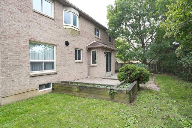 26 Lafleur Crt, House detached with 4 bedrooms, 4 bathrooms and 6 parking in Brampton ON | Image 19