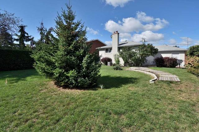 1634 Carletta Dr, House detached with 4 bedrooms, 2 bathrooms and 6 parking in Mississauga ON | Image 21