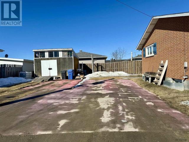 7 Macdonald St, House detached with 4 bedrooms, 2 bathrooms and null parking in Kapuskasing ON | Image 44